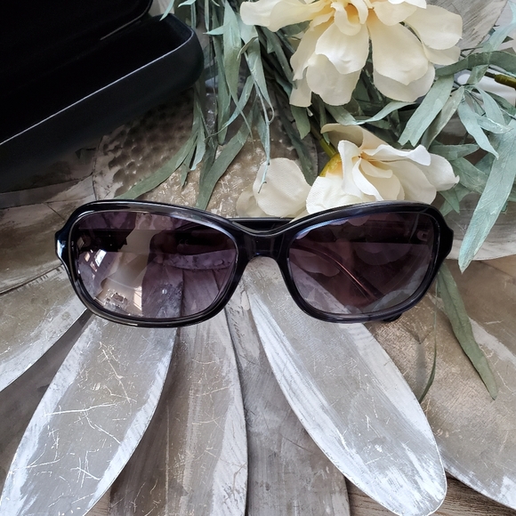 Womens Sunglasses - Picture 3 of 6